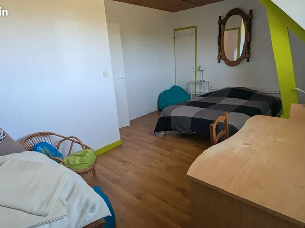 Chambre meublée en colocation - 360 CC - Disponible immédiatement