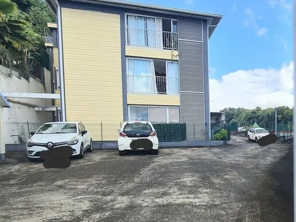 A vendre immeuble de 6 appartements sur Sainte Suzanne