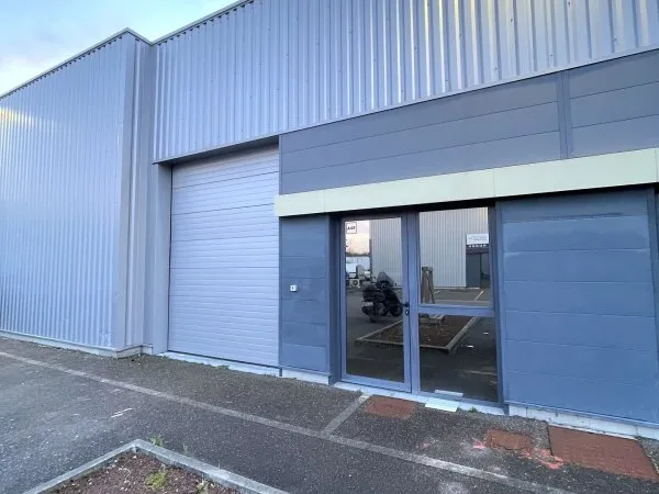 Local commercial 80 m²