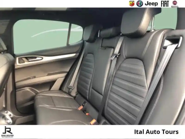 Alfa Romeo Stelvio 2.2 diesel 160ch veloce at8/toit ouvrant/cuir sport — photo 10