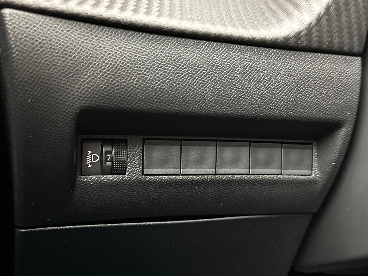 Peugeot 2008 100 s&s bvm6 style — photo 16