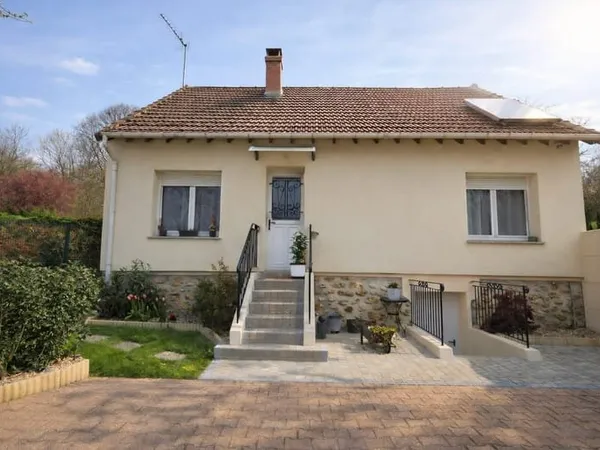 MAISON EN VENTE SUR TERRAIN DE 284 M²