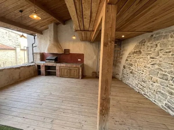 Appartement 1 pièce 77 m²