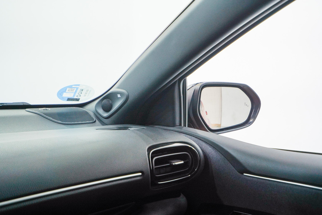 Toyota Yaris 4 — photo 28