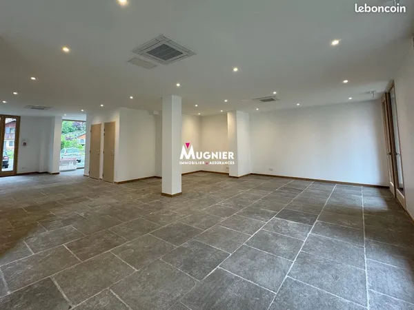 Local 83 m² Taninges