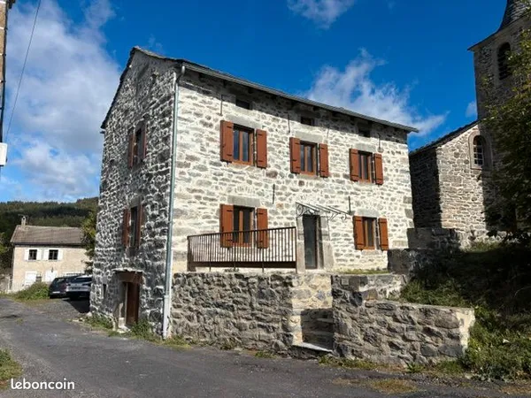 Maison indépendante entièrement rénovée à neuf Queyrieres