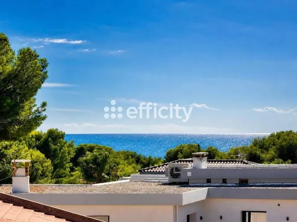 Maison 7 pièces 245 m²