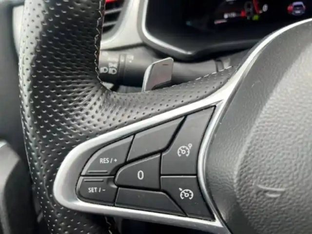 Renault Captur tce 160 edc - 21 — photo 15