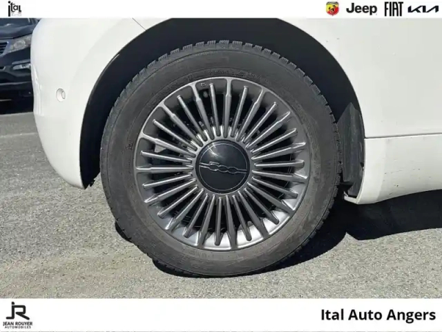 Fiat 500 e 95ch pack confort my23/radars +caméra/ jantes 16' — photo 11