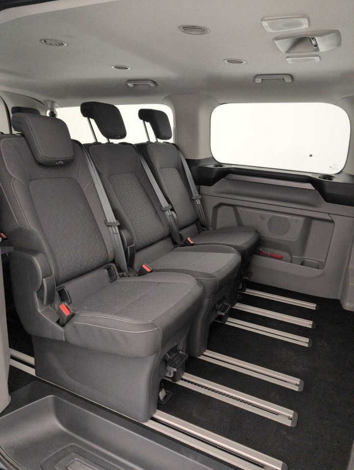 Ford Tourneo Custom — photo 12