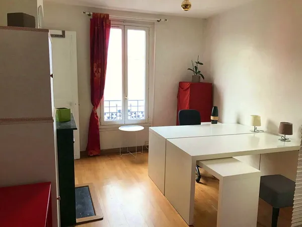 Loue 1 à 5 Poste(s) de travail dans bureau 2P,29m²-Local proche Nation : M° L1 Château de Vincennes 