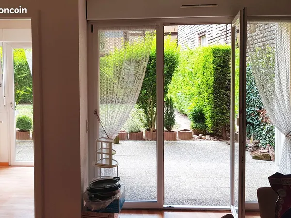 Résidence Seniors sécurisée • T2 PMR 55 m² • Esprit petite Maison + Terrasse 23 m² & Jardin