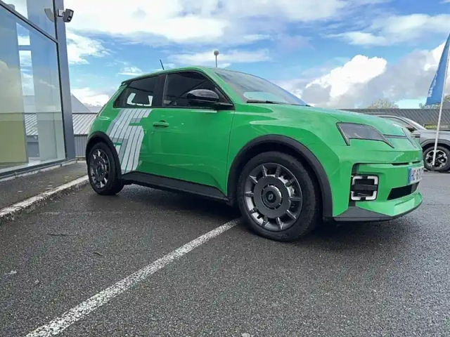 Renault 5 renault  e-tech electrique 120 ch autonomie urbaine — photo 36