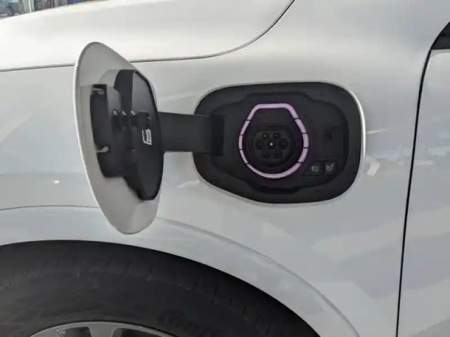 Ford Kuga 2.5 duratec 225ch phev st-line x bva — photo 3