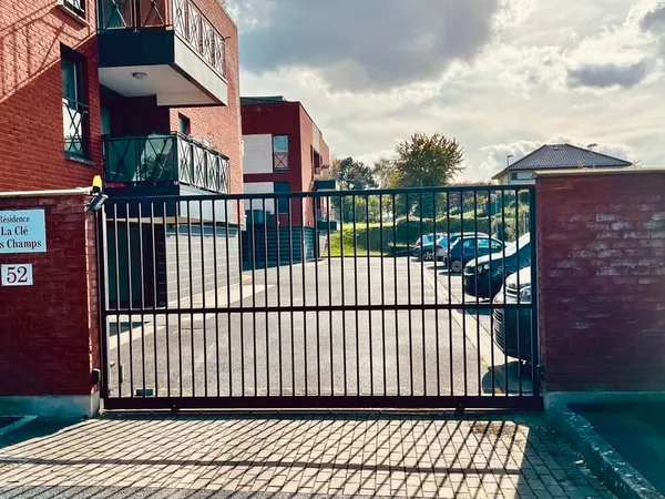 Garage 20m2 fermé sécurisé ? Saint-Saulve