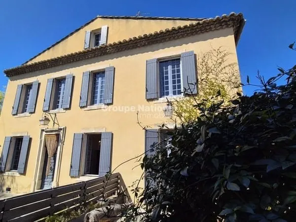 Maison 6 pièces 250 m²