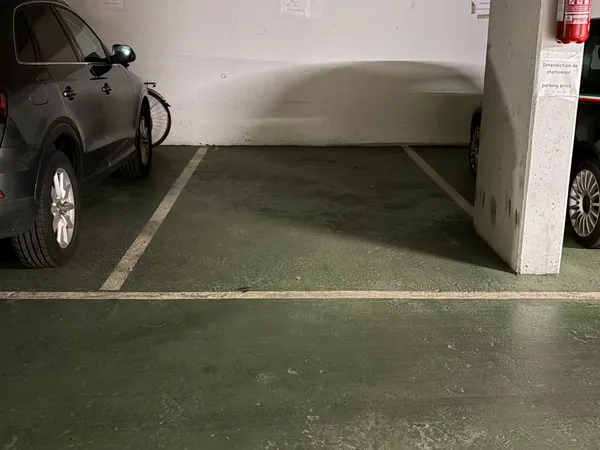 Vends Emplacement de Parking