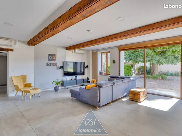 Maison 7 pièces 203 m²