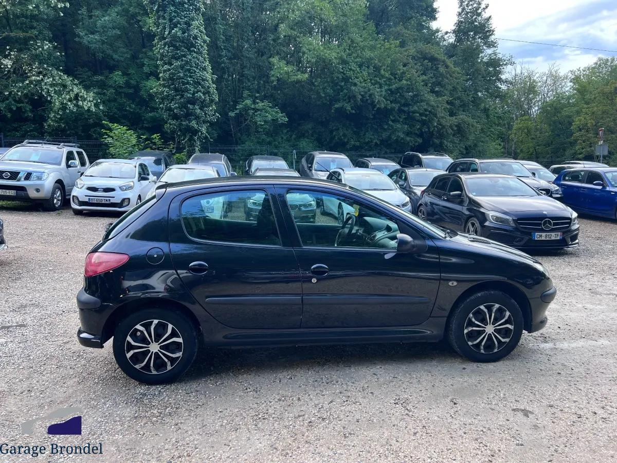 Peugeot 206 occasion - Essence - 2004 - 190 000 km - 3 400 € - Sathonay-Camp (Rhône) 992786245195 — photo 4