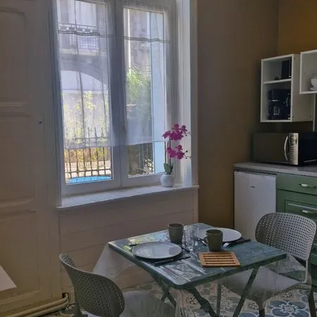 Deux pièces rénové à LA BOURBOULE pour location courte durée