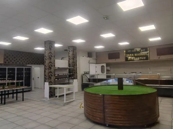 Murs commerciaux 215 m² VAUX-LE-PÉNIL