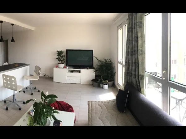 Chambre 12m2, la Gare est à pied
