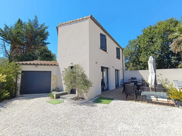 BLAUZAC MAISON DE 110m2 DE TYPE 5 AVEC PISCINE CORINNE PONCE