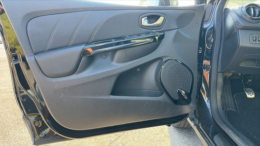 Renault Clio 0.9 TCe 90 - Intiale Paris – 2016 – 96153 km – Essence – Boîte Manuelle — photo 35