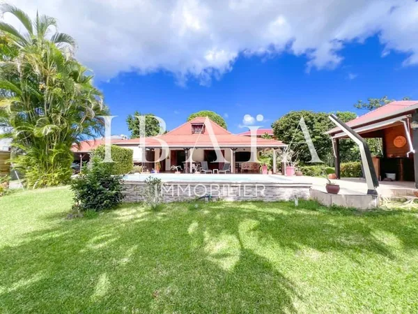 Maison de plain-pied 5 pièces 150 m²