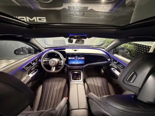Mercedes Classe E berline 200 d amg line am — photo 4