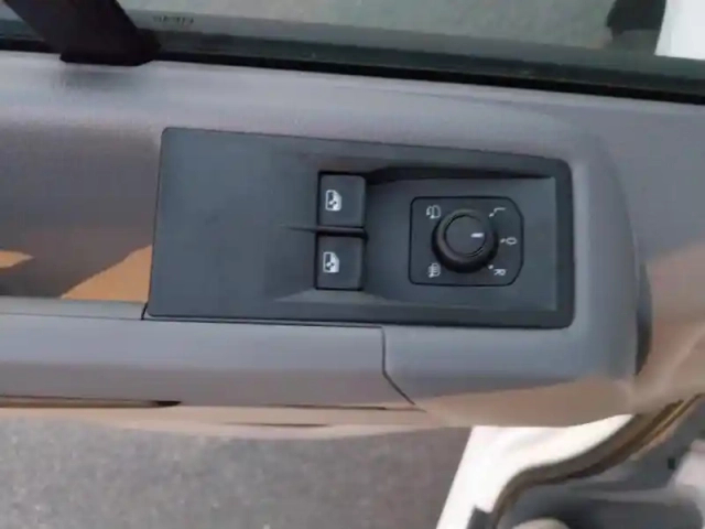 Volkswagen Crafter fg 35 l4h3 2.0 tdi 140ch business traction bva8 — photo 15