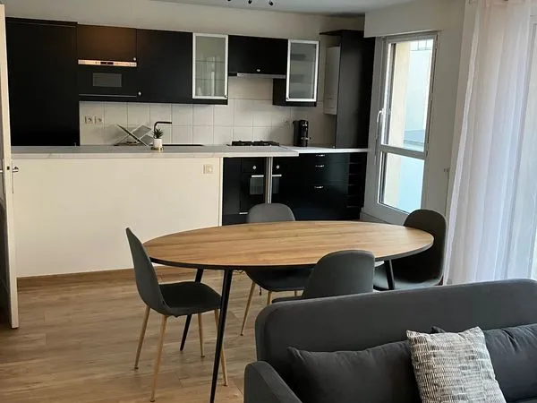 Mail François Mitterrand - T2 meublé de 56 m² avec terrasse et parking