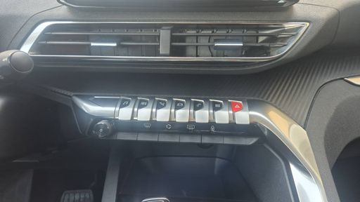 Peugeot 5008 1.5 BlueHDi 130 EAT8 - Allure – 2022 – 145419 km – Diesel – Boîte Automatique — photo 28