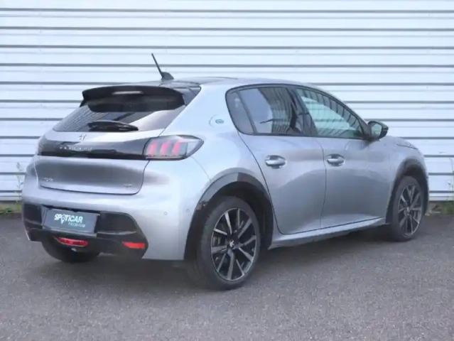 Peugeot 208 e- 136ch gt — photo 5