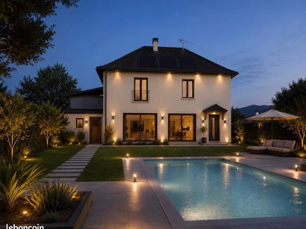 🏡 LES AVENIÈRES - 220 m² • 4 CH • 2 SDB • TOITURE NEUVE • DÉPENDANCES • 3800 m2 dont 2 000 m² CONSTR