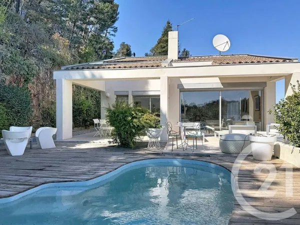 Maison 9 pièces 215 m²