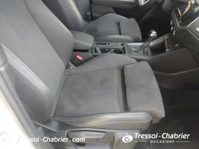Audi Q3 sportback 35 tfsi 150 ch s tronic 7 s line — photo 9