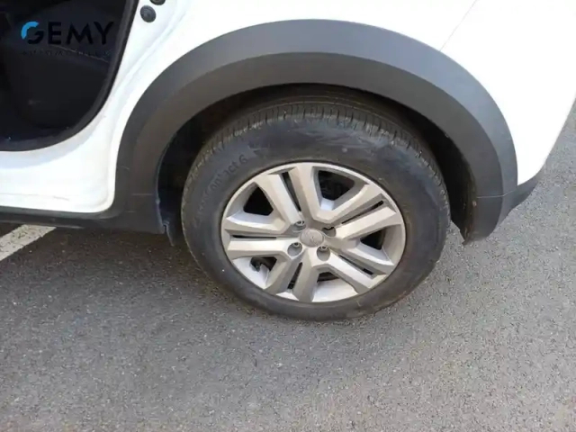 Dacia Sandero eco-g 100 — photo 11