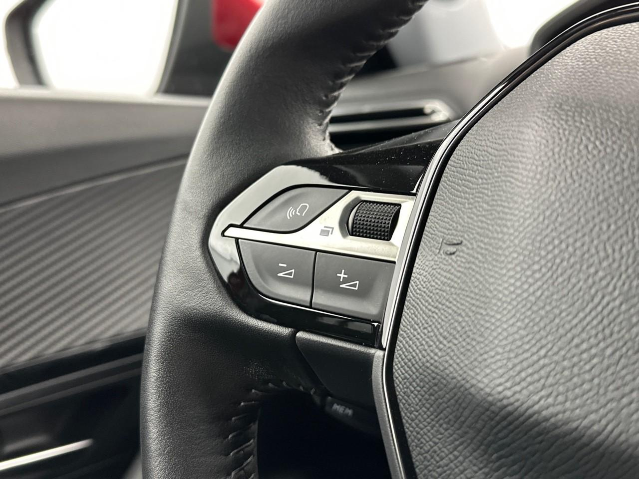 Peugeot 2008 puretech 130 s&s bvm6 allure — photo 17