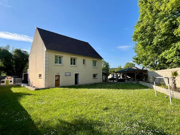 Maison à vendre sur la commune de Butry Sur Oise 7 pièces, 4 chambres 220m²