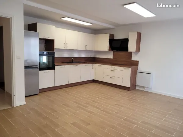 Thiais appollonia-T4 de 85 m2 avec balcon, suite parentale, box et ascenseur