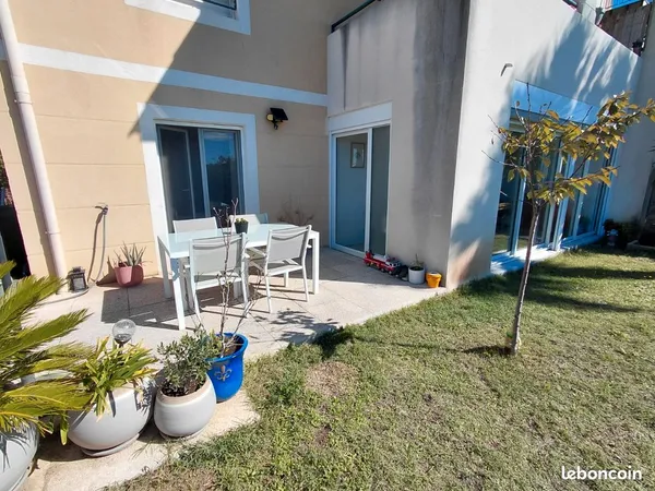 T4 environnement calme - jardin / garage / vue mer