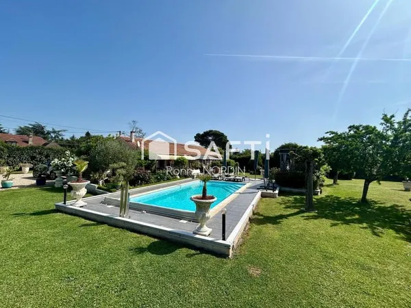 Maison de plain-pied 145 m2 - 4 chambres - Piscine