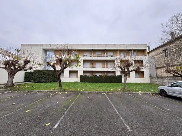Parking 18 m²
