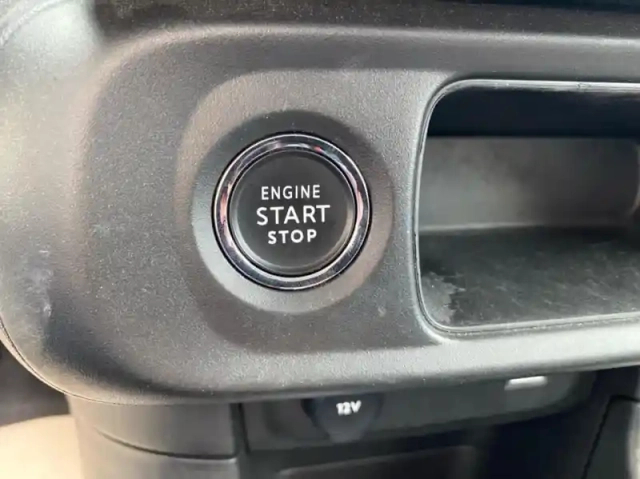 Citroën C3 1.2 puretech 110ch s&amp;s shine 120-123g — photo 11