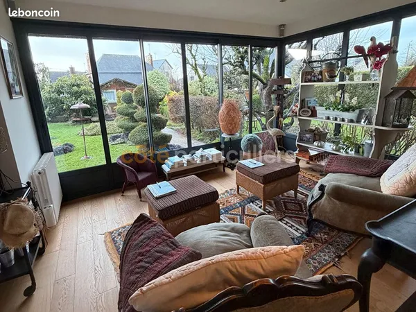 Maison 8 pièces 250 m²
