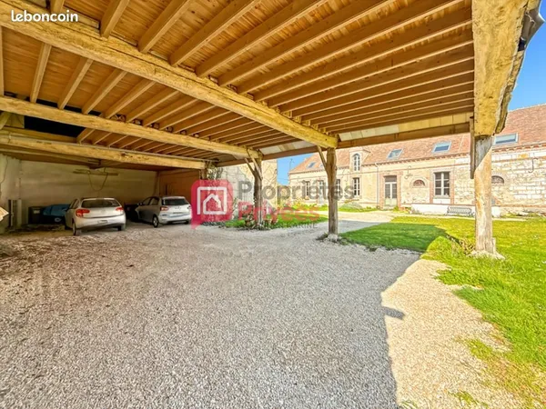 Maison 11 pièces 332 m²