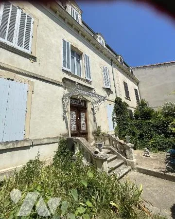 Maison 7 pièces 235 m²