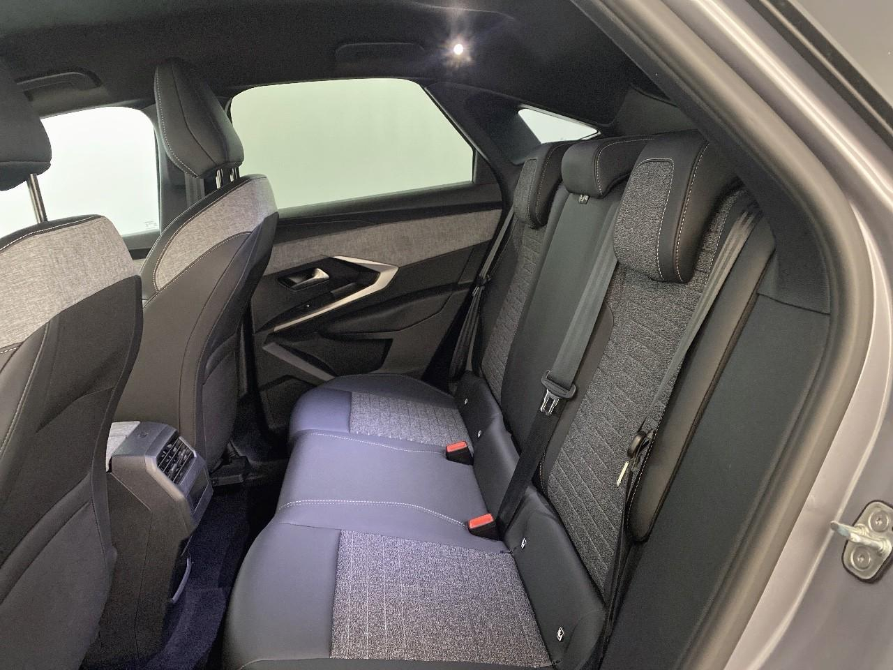 Peugeot 3008 electrique 210 ch 73 kwh allure — photo 10