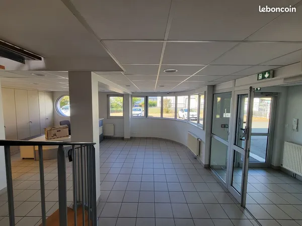 Local 760 m² Argiésans